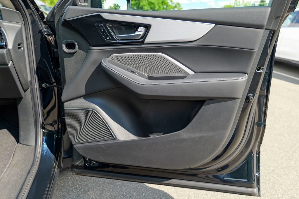 Used 2023 Acura MDX SH-AWD w/ Technology Package image 35
