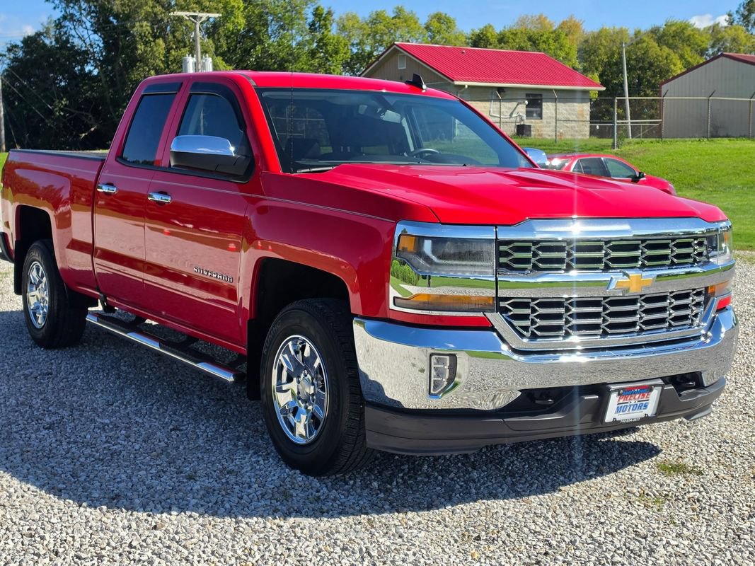 Used 2017 Chevrolet Silverado 1500 LT w/ All Star Edition AWD/4WD image 3