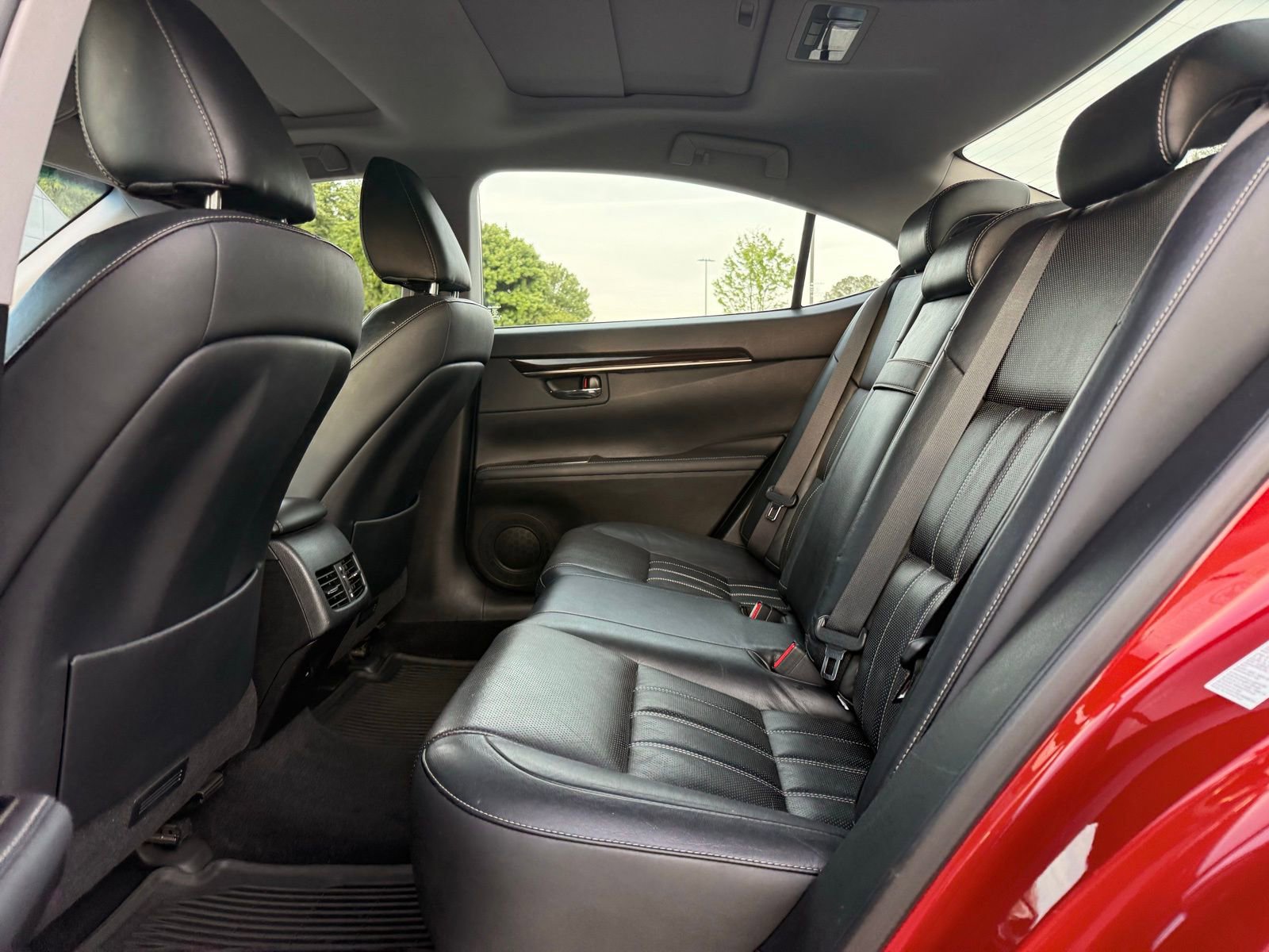 Used 2016 Lexus ES 350 w/ Luxury Package w/Wood Trim FWD image 30