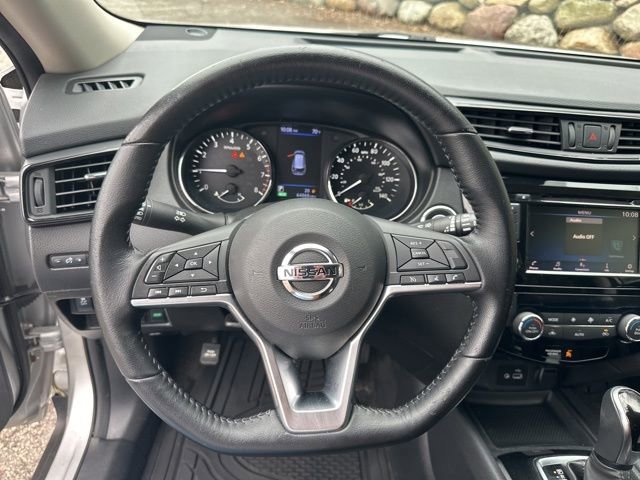 Used 2020 Nissan Rogue SV image 16