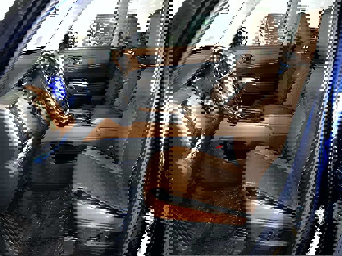 Used 2023 Nissan Pathfinder Platinum image 31