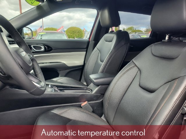 Used 2024 Jeep Compass Limited AWD/4WD image 12