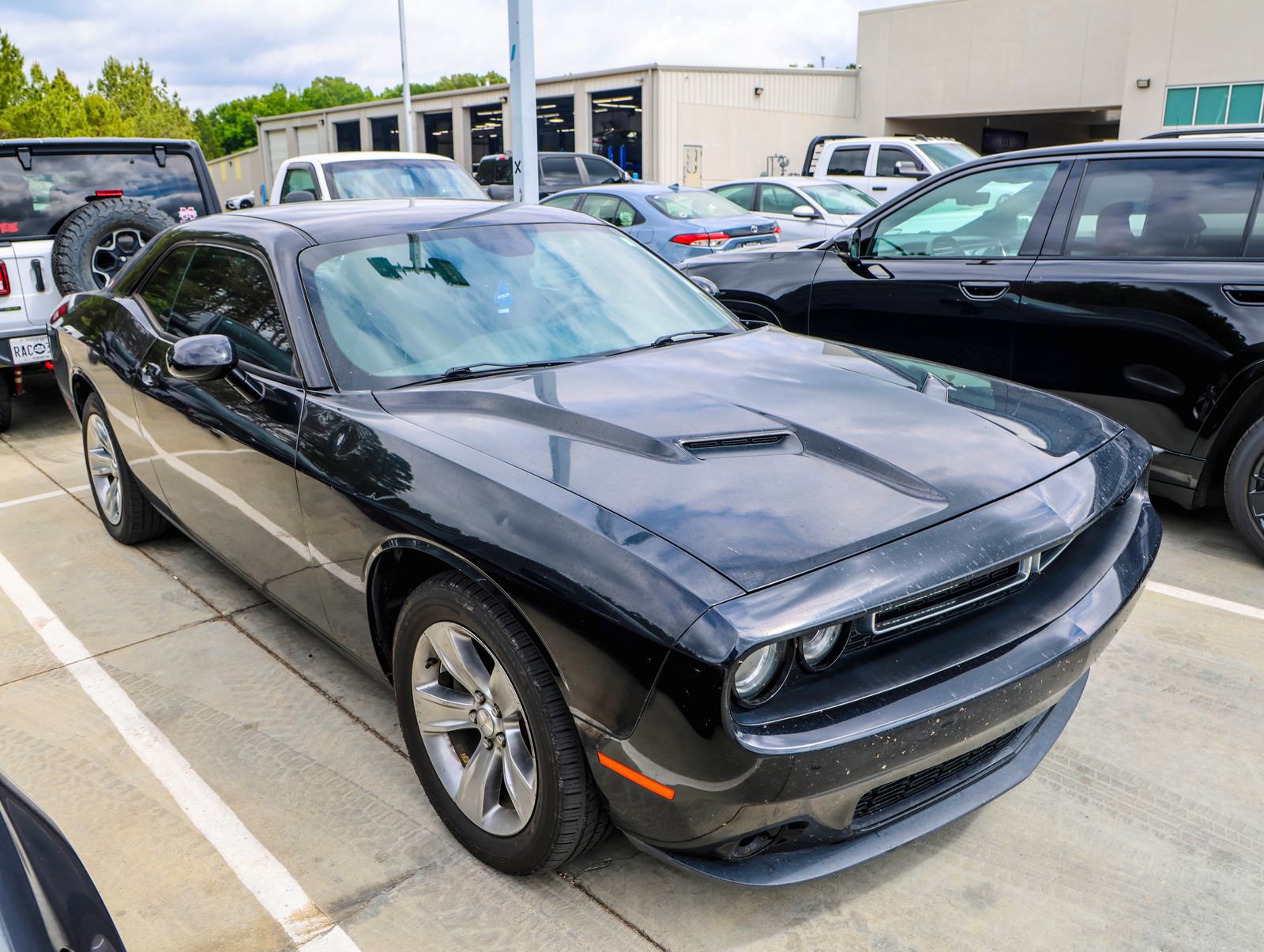 Used 2016 Dodge Challenger SXT RWD video 2