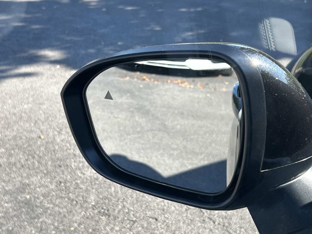 New 2025 Mitsubishi Outlander SE image 15
