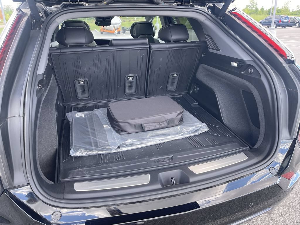 Certified 2025 Cadillac Optiq Sport 1 AWD/4WD image 16