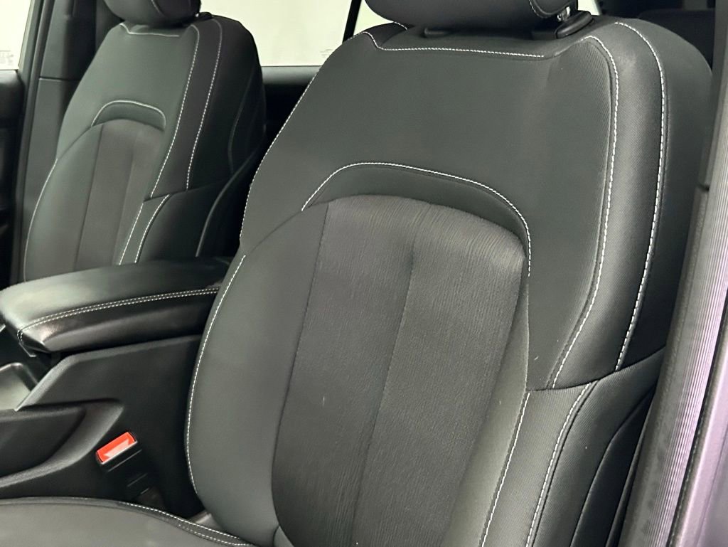 Used 2024 Jeep Grand Cherokee Laredo image 17