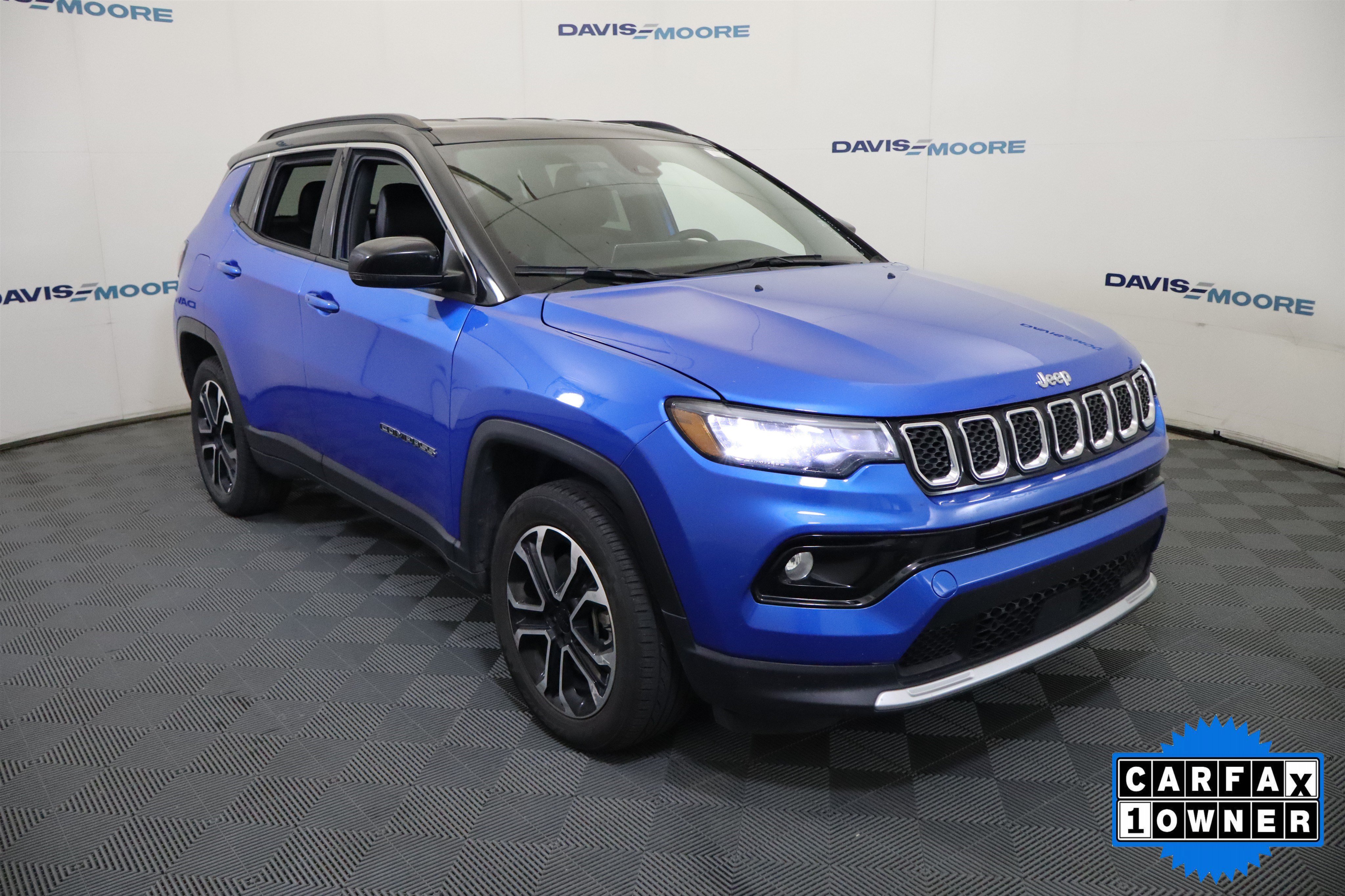 Used 2024 Jeep Compass Limited AWD/4WD image 3