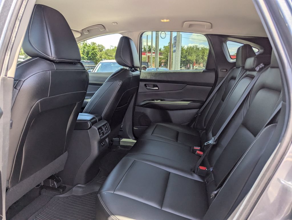 Used 2025 Nissan Murano SV FWD image 15