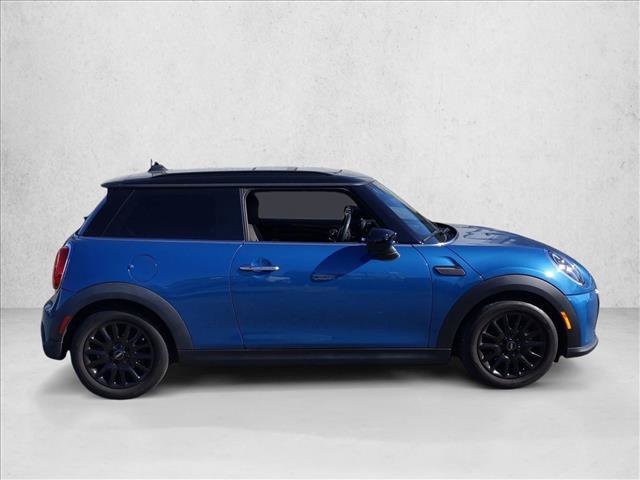 Used 2023 MINI Cooper 2-Door Hardtop w/ Signature Upholstery Package FWD image 4