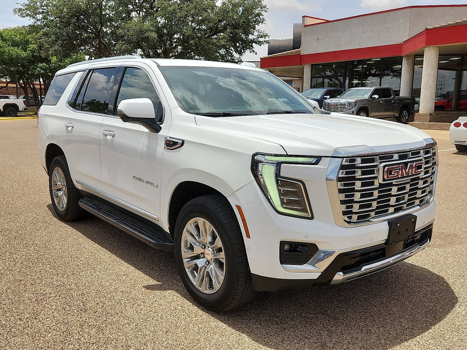 Used 2025 GMC Yukon Denali AWD/4WD image 6