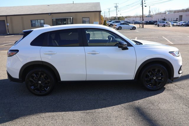 Used 2023 Honda HR-V Sport image 9