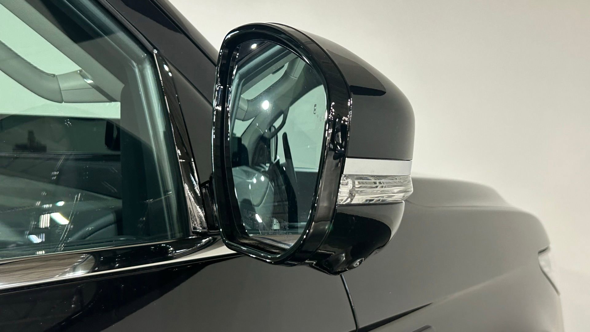 New 2026 Lincoln Navigator Premiere AWD/4WD image 12