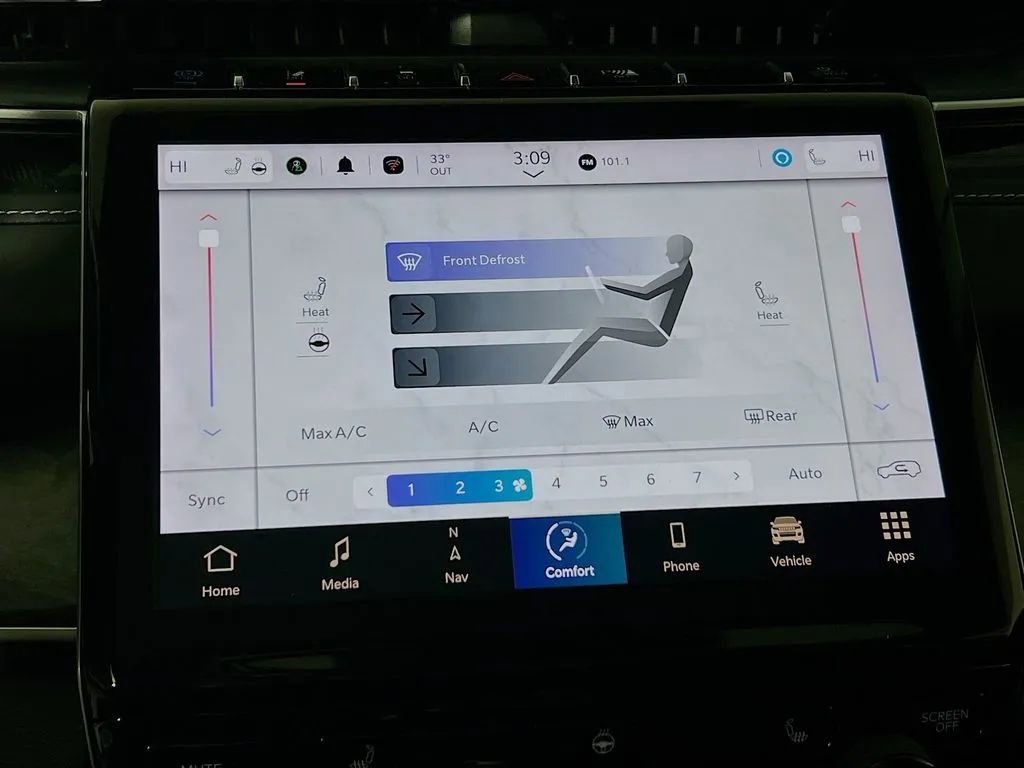 Used 2023 Jeep Grand Cherokee 4WD 4xe image 17