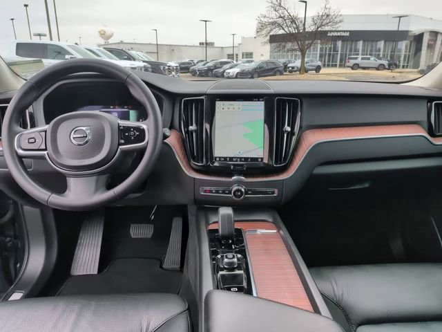 Used 2024 Volvo XC60 B5 Plus image 34