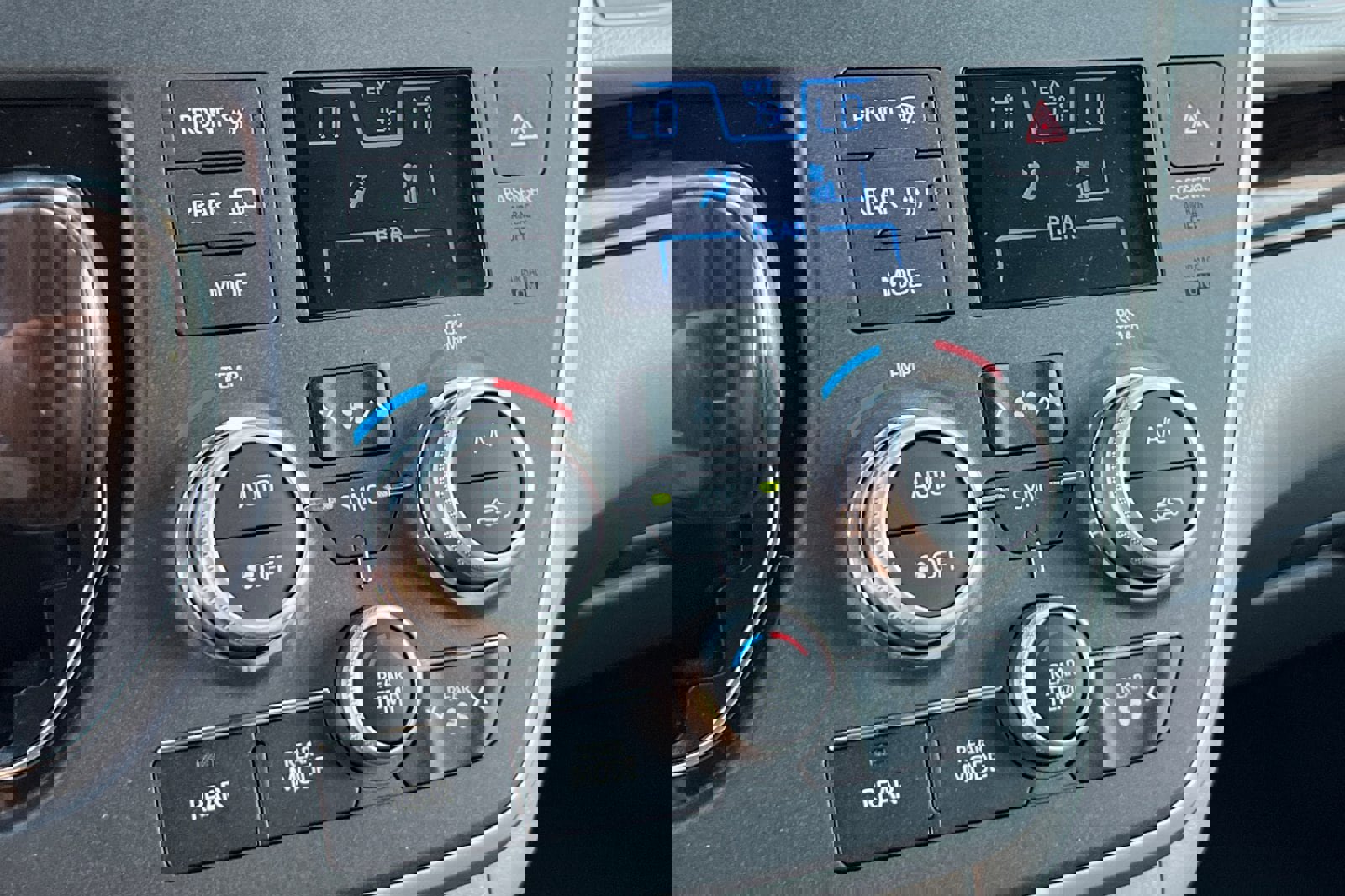 Used 2020 Toyota Sienna XLE image 21