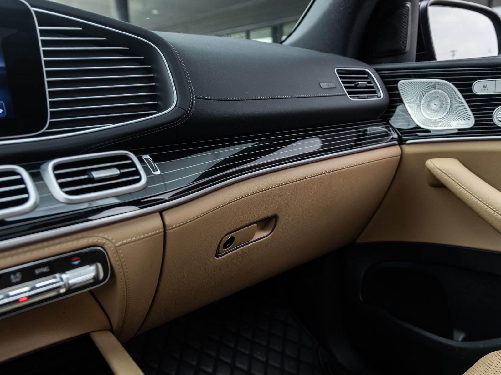 Used 2025 Mercedes-Benz GLS 580 4MATIC image 28