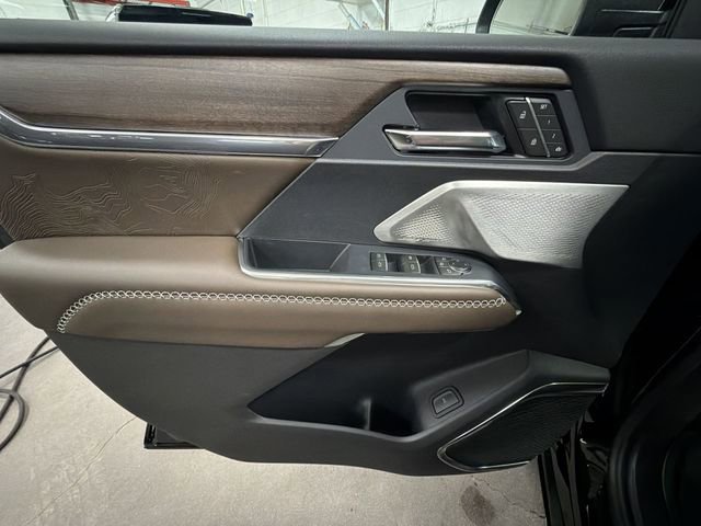 New 2026 GMC Acadia Denali Ultimate w/ LPO, Floor Liner Package AWD/4WD image 22