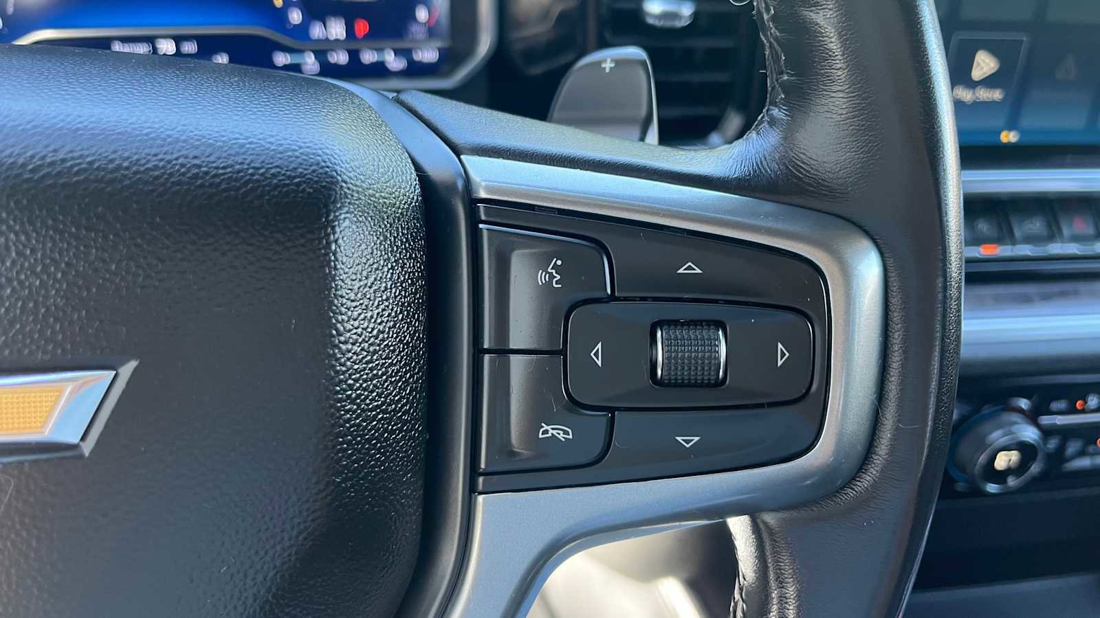 Used 2022 Chevrolet Silverado 1500 LTZ w/ LTZ Premium Package AWD/4WD image 16