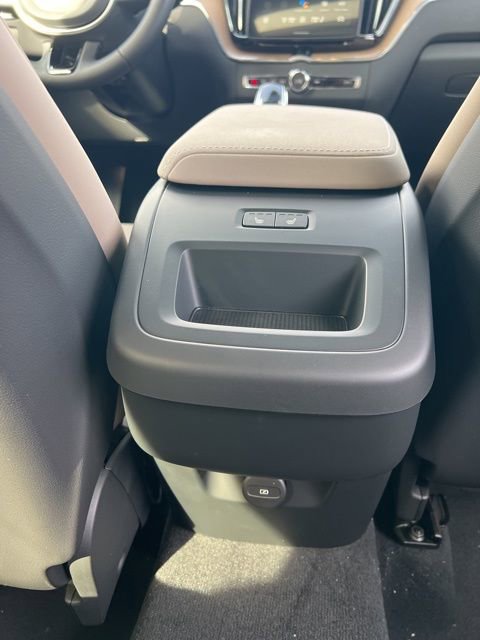 New 2026 Volvo XC60 B5 Plus w/ Protection Package Premier image 30