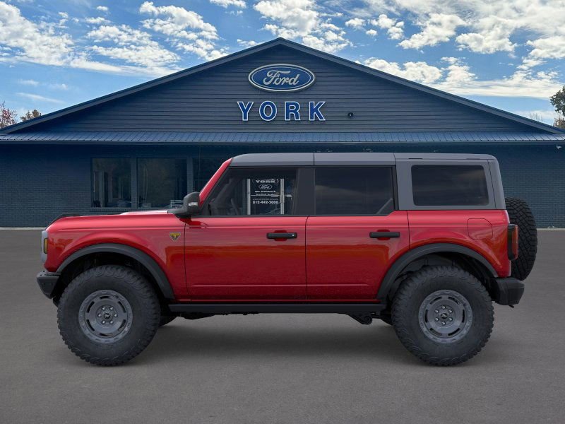 New 2025 Ford Bronco Badlands image 3