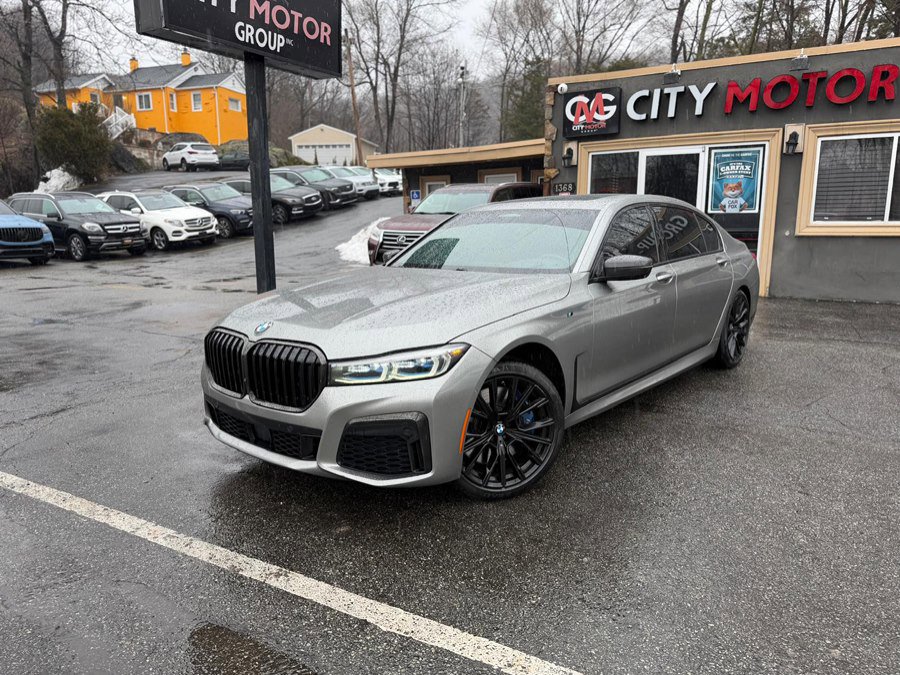 Used 2020 BMW 740i xDrive w/ M Sport Package image 1