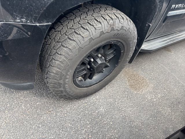 Used 2013 Chevrolet Avalanche LTZ AWD/4WD image 11