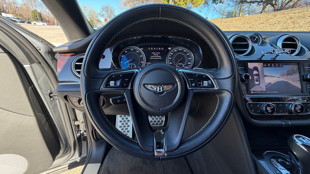 Used 2018 Bentley Bentayga image 17