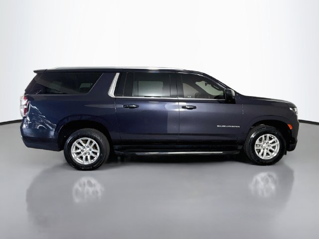 Used 2022 Chevrolet Suburban LT RWD image 11