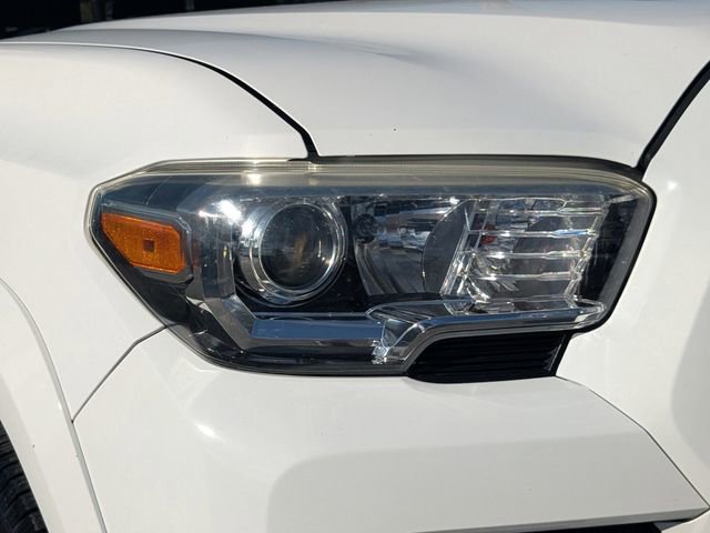 Used 2018 Toyota Tacoma SR5 image 11