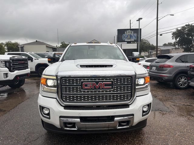 Used 2019 GMC Sierra 2500 Denali w/ Duramax Plus Package AWD/4WD image 2