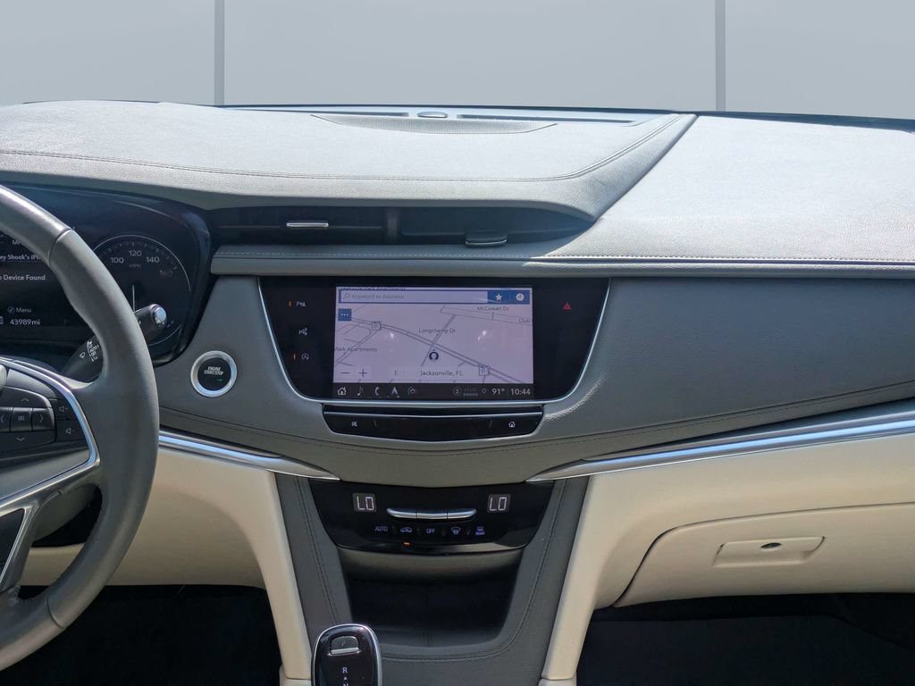 Used 2022 Cadillac XT5 Premium Luxury w/ Technology Package FWD image 19