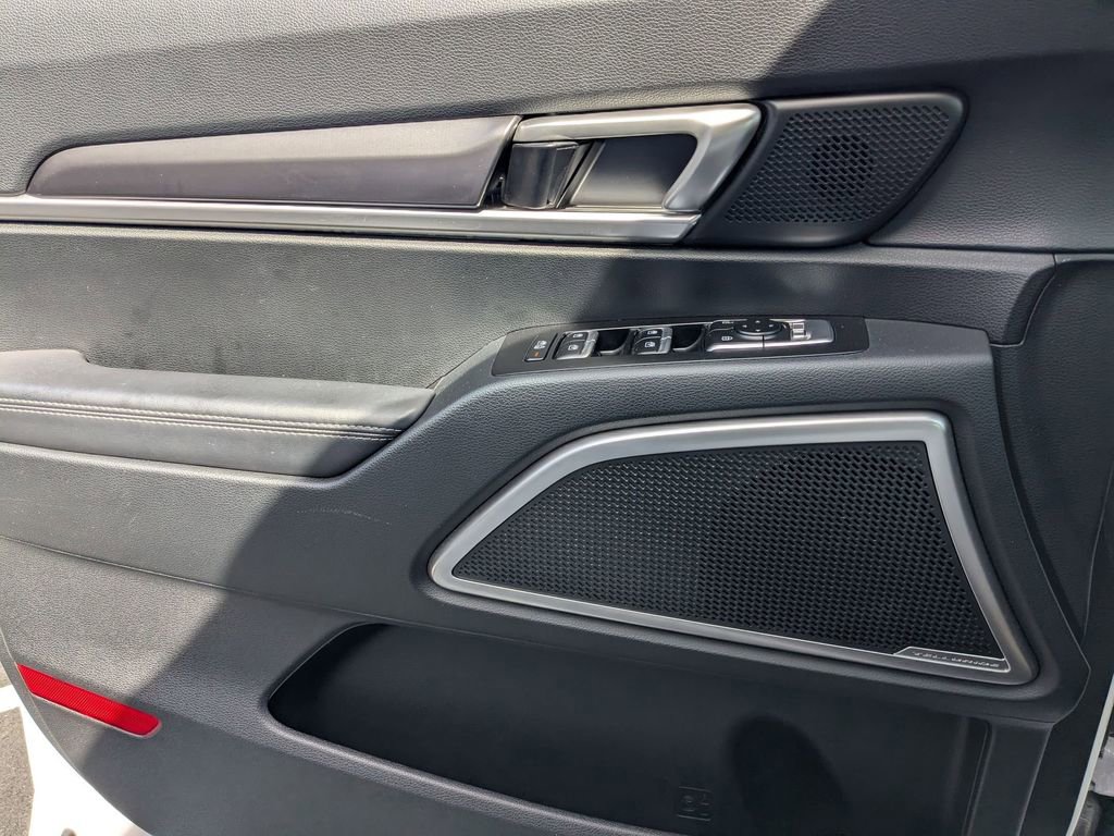 Used 2025 Kia Telluride S image 11