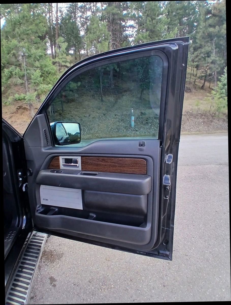 Used 2014 Ford F150 Lariat w/ Equipment Group 502A Luxury image 11