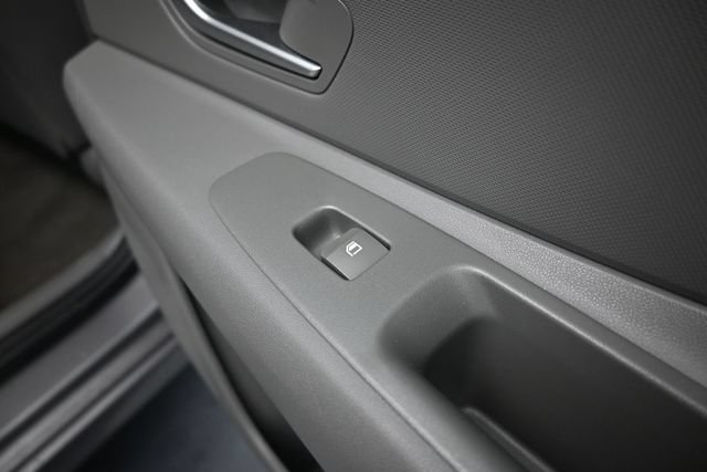 Used 2024 Hyundai Elantra SEL FWD image 43
