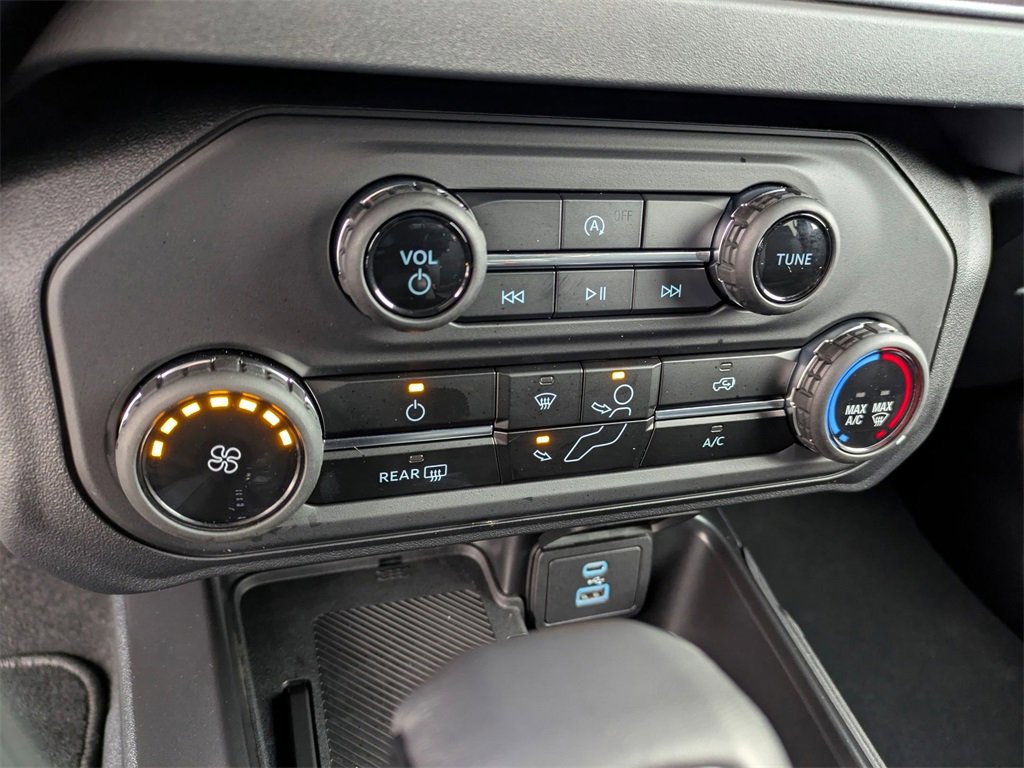 Used 2025 Ford Bronco Big Bend image 23