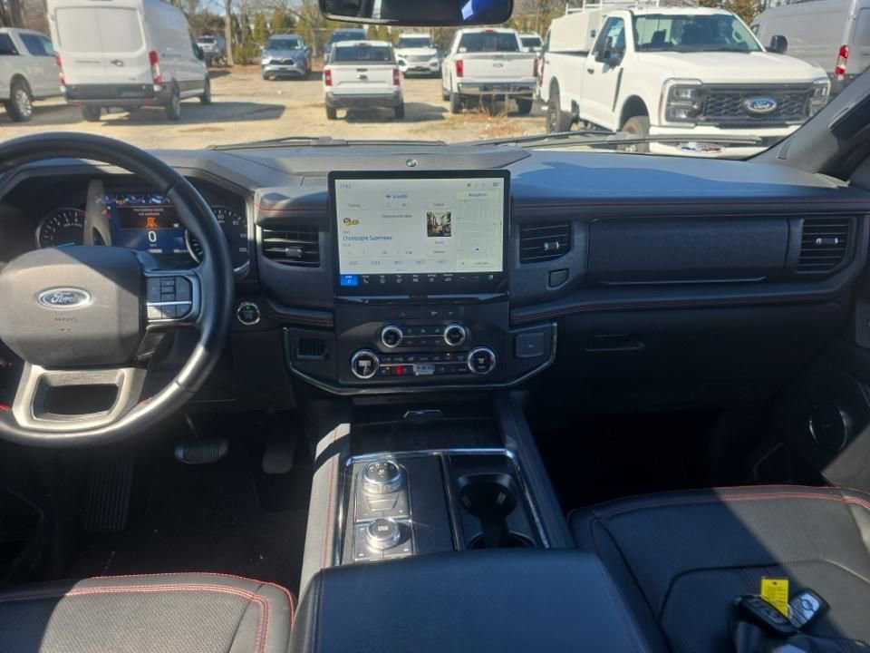 Used 2022 Ford Expedition Max Limited image 8