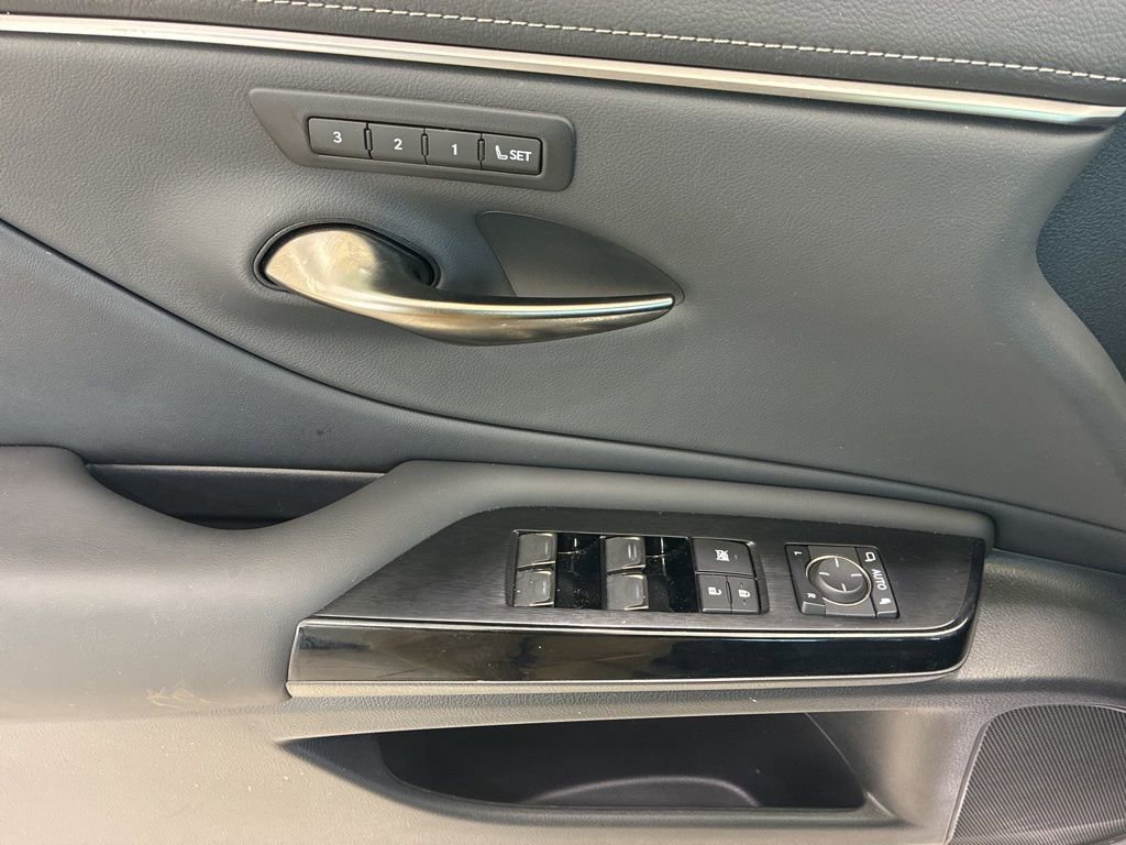 Certified 2024 Lexus ES 350 w/ Premium Package image 18
