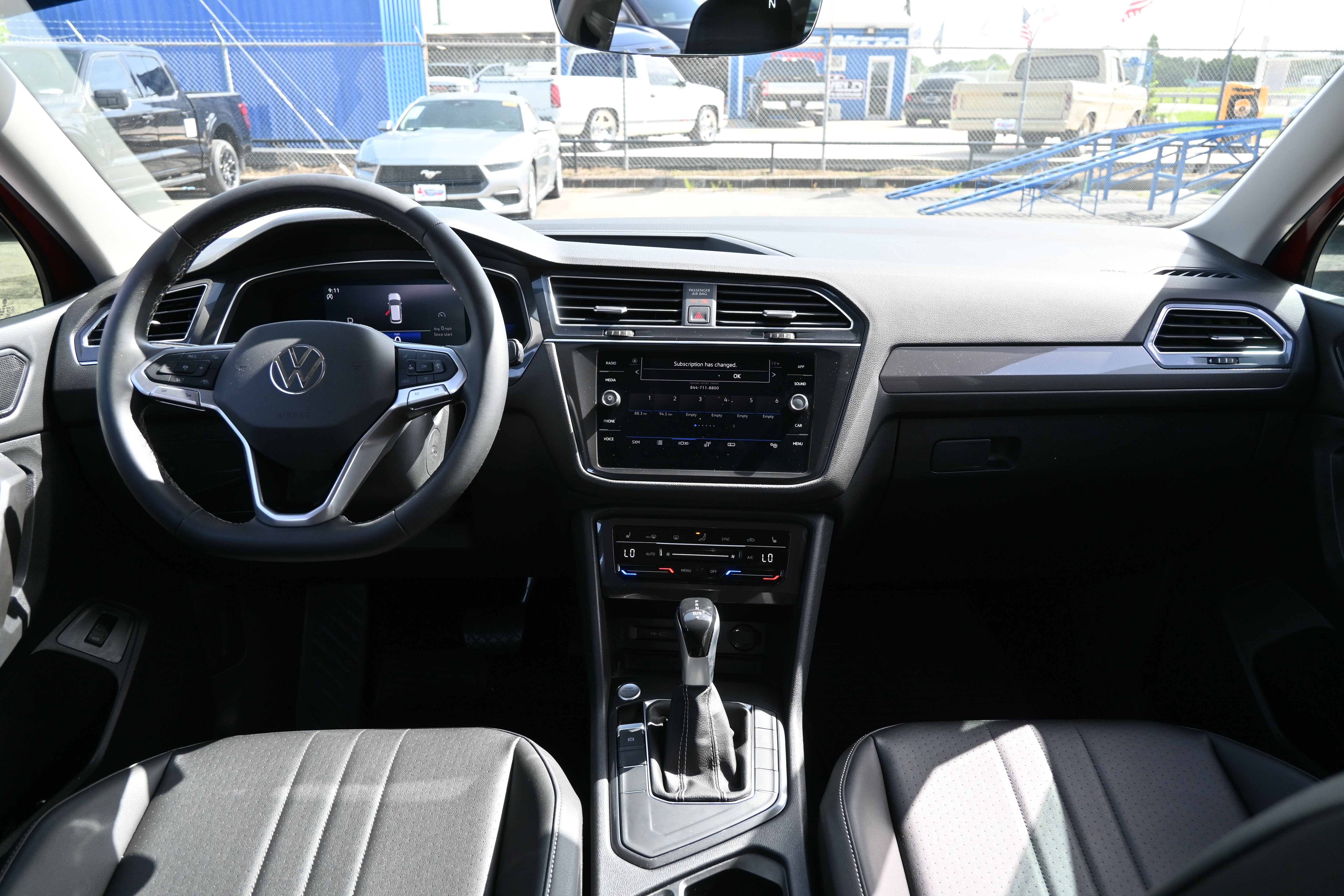 Used 2022 Volkswagen Tiguan SE FWD image 32