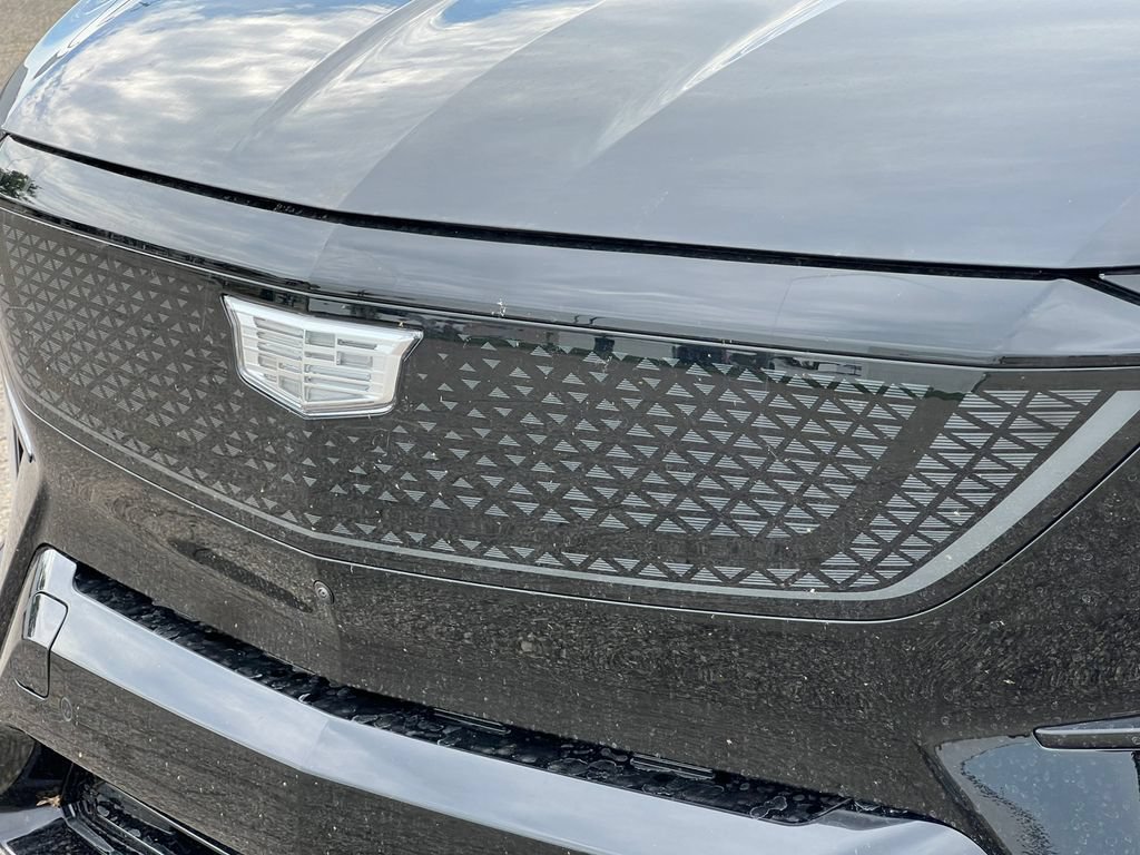 New 2027 Cadillac Optiq Premium Sport w/ LPO, Floor Liner Package AWD/4WD image 31