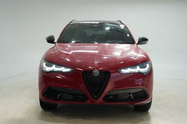 New 2025 Alfa Romeo Stelvio Sprint image 2