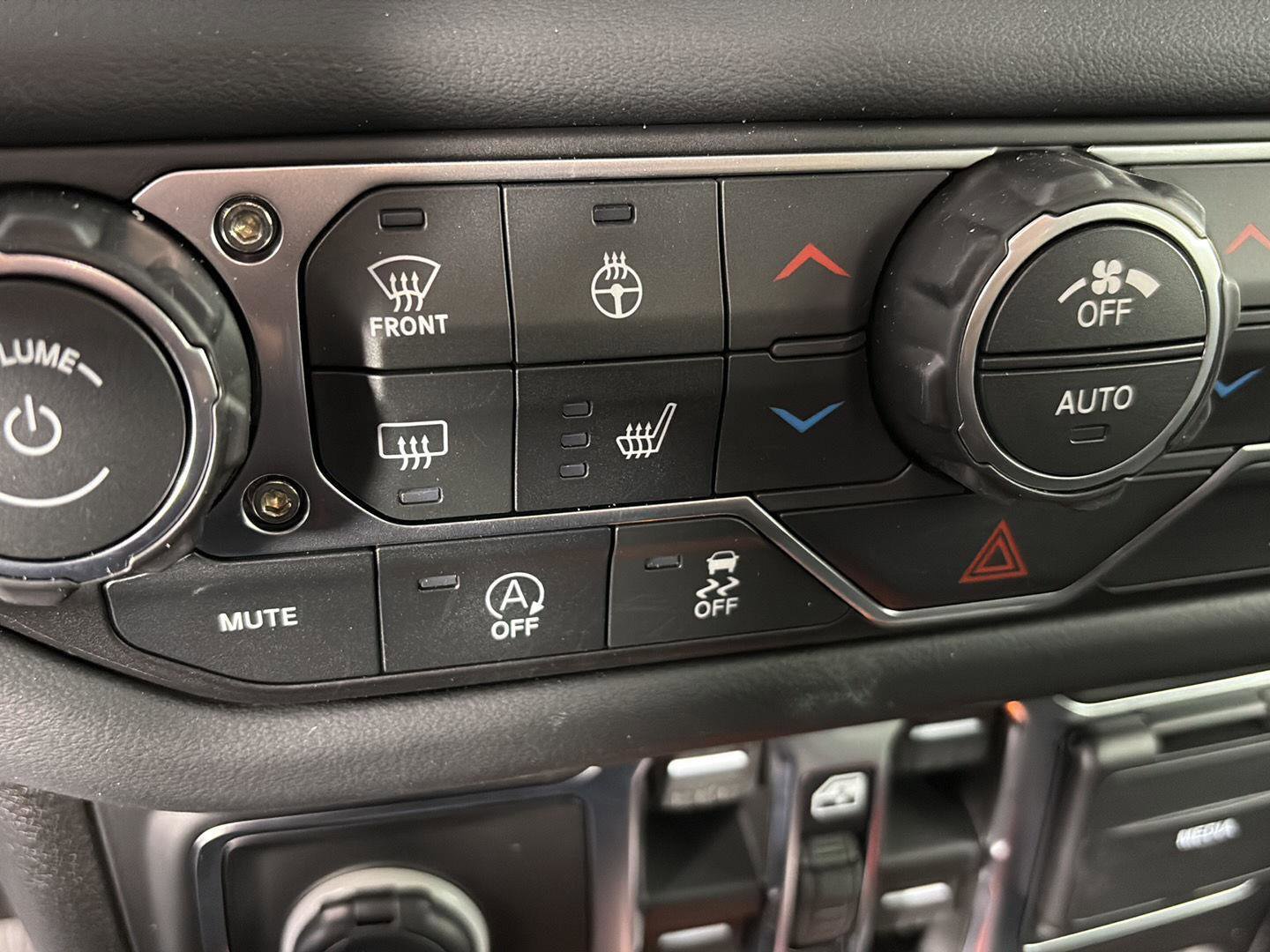 Used 2026 Jeep Wrangler Unlimited Rubicon w/ Steel Bumper Group image 36