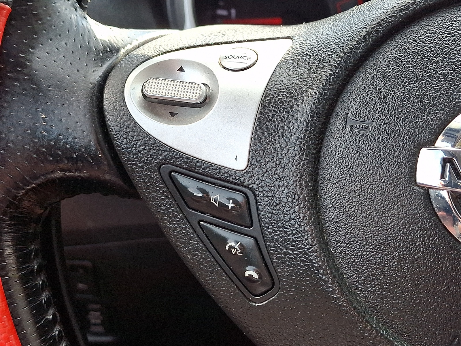 Used 2011 Nissan Juke SV AWD/4WD image 20