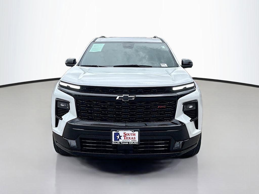 Used 2024 Chevrolet Traverse RS FWD image 2