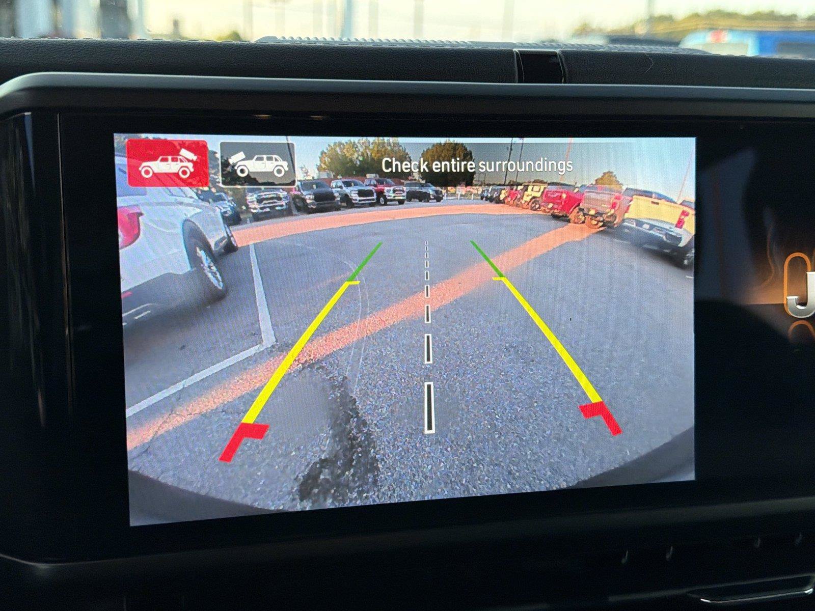 Used 2025 Jeep Wrangler Unlimited Sahara w/ Safety Group AWD/4WD image 29