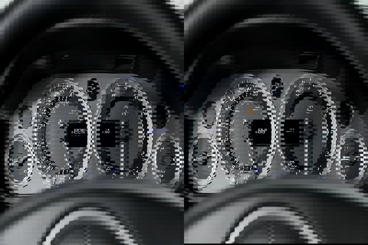 Used 2012 Aston Martin Virage Volante image 30