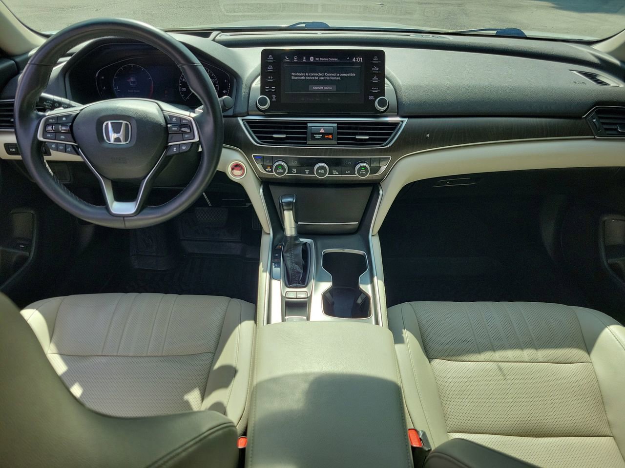Used 2018 Honda Accord Touring image 12
