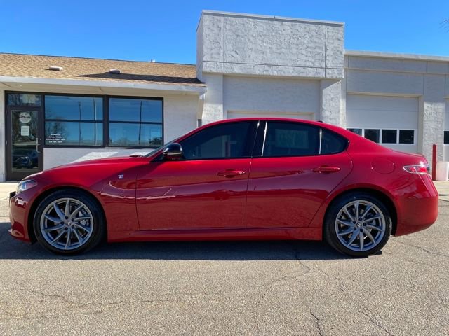 Used 2024 Alfa Romeo Giulia Ti image 2
