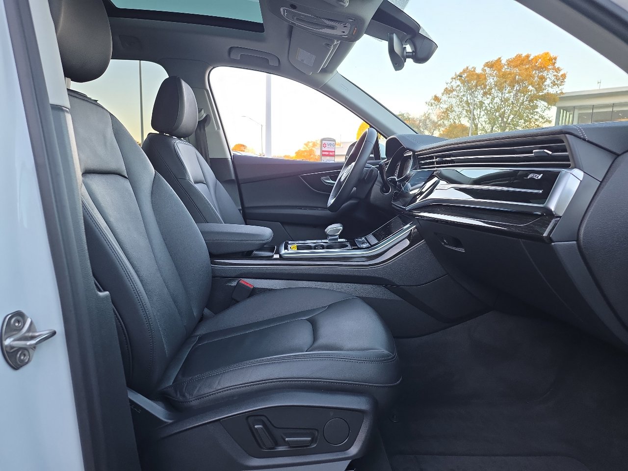 Used 2023 Audi Q7 2.0T Premium w/ Convenience Package image 33