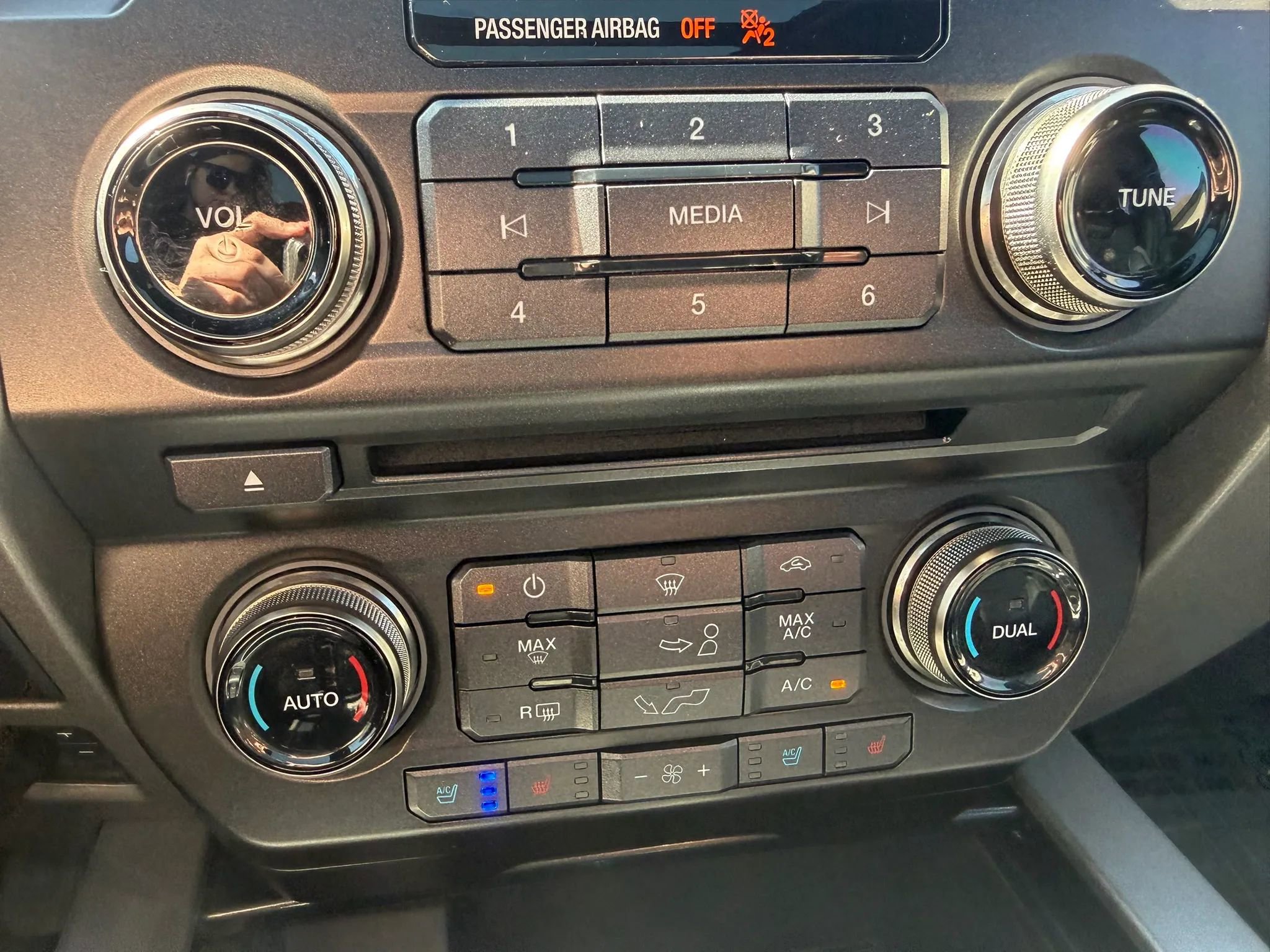 Used 2017 Ford F150 Raptor w/ Equipment Group 802A Luxury image 29