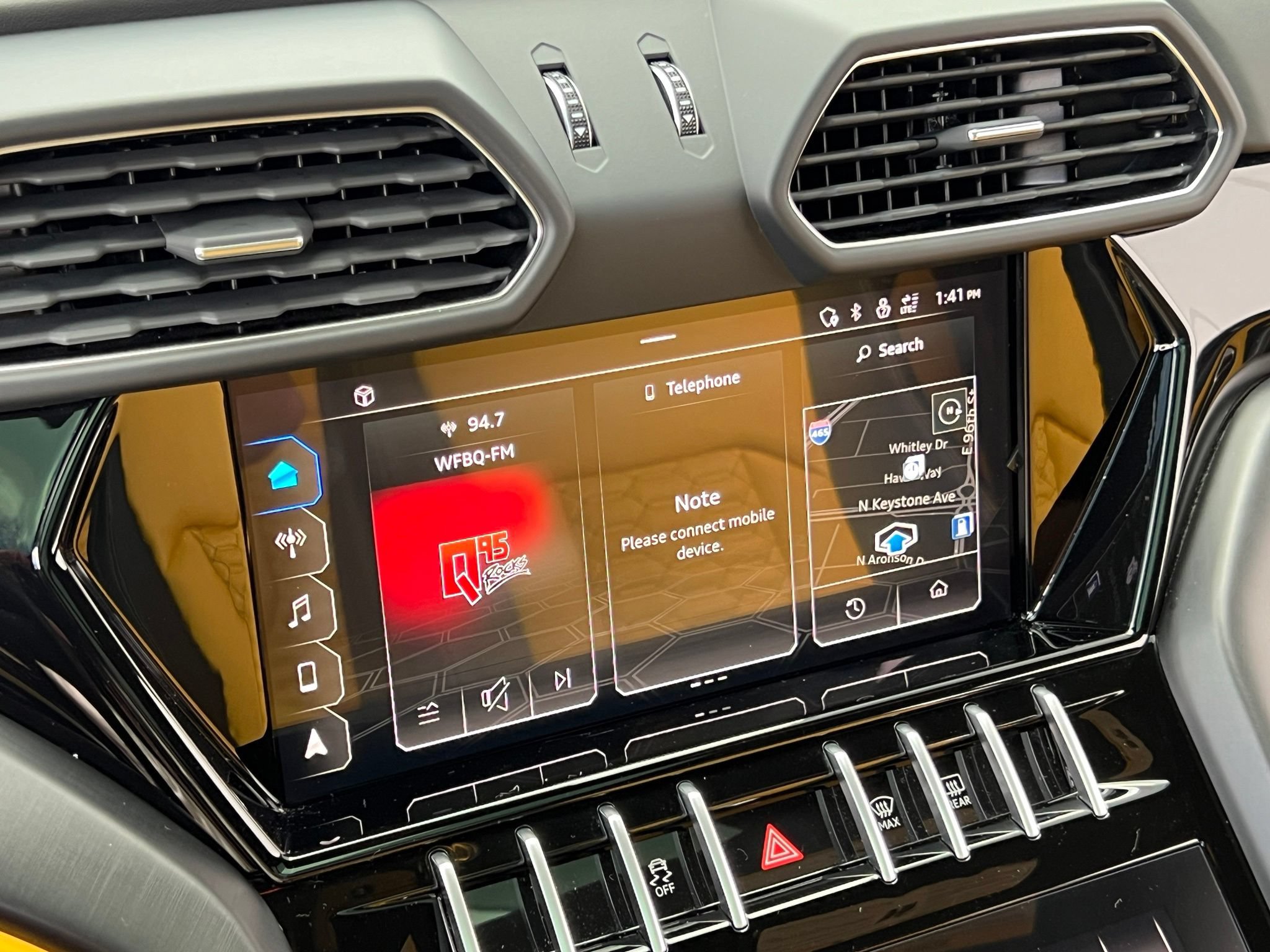 Used 2022 Lamborghini Urus AWD/4WD image 33